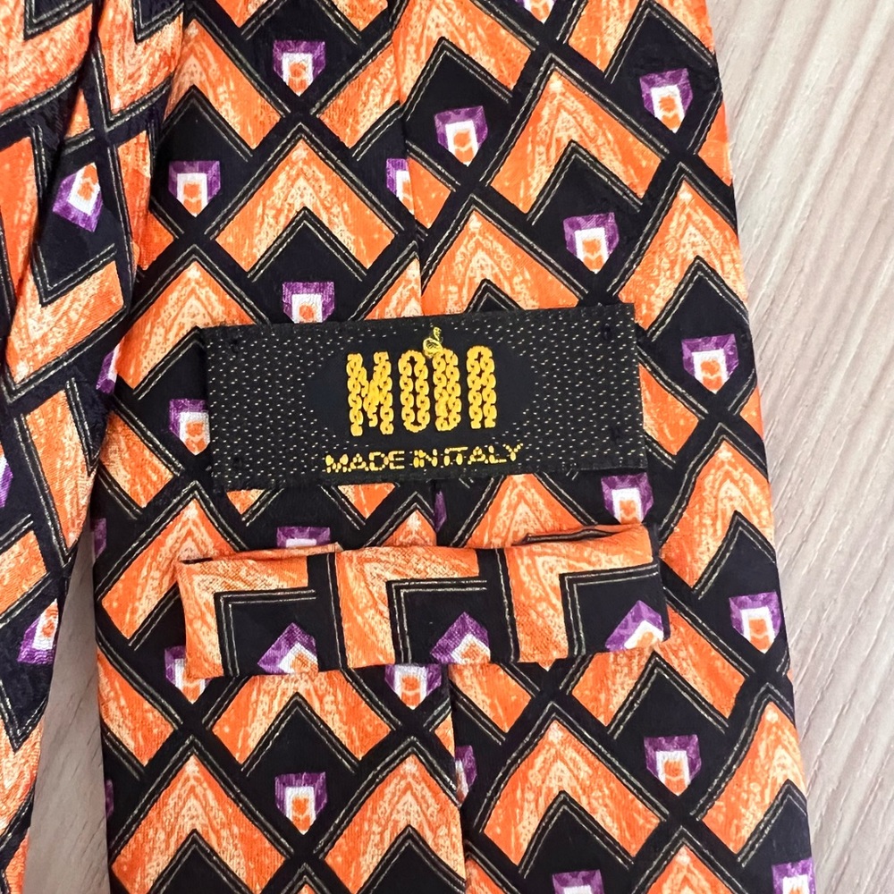 MODA tie - Picture 3 of 4